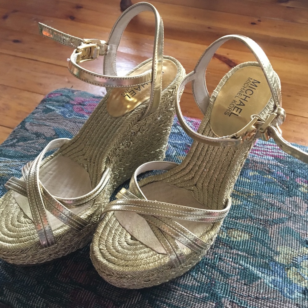 Shoes like NEW